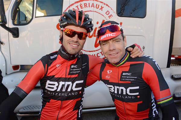 Samuel Sanchez and Cadel evans at the start